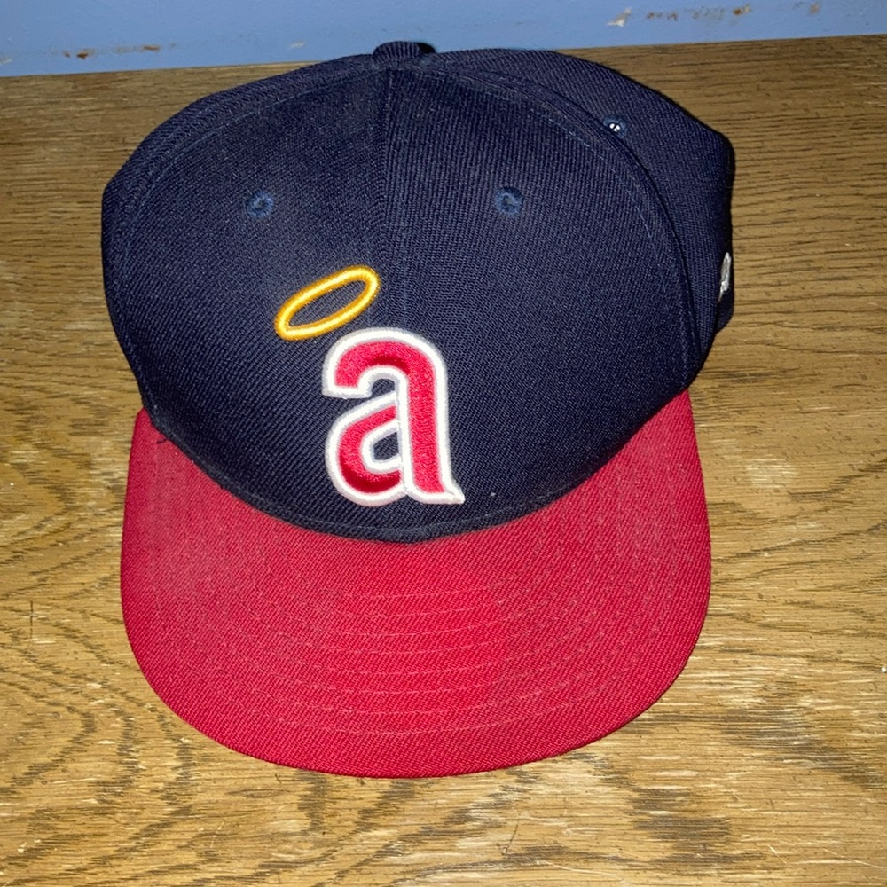 New era angel’s hat 7 1/8